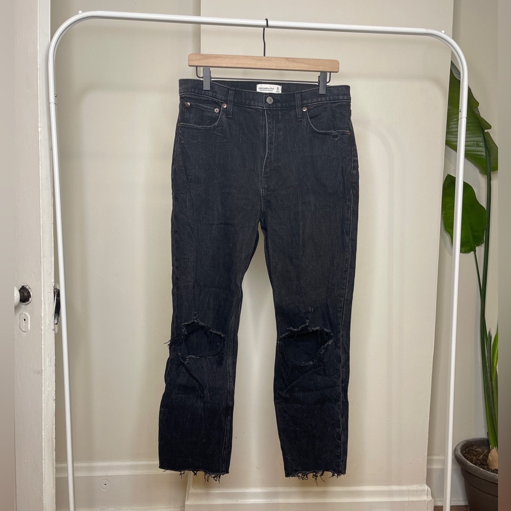 Abercrombie & Fitch Ultra High Rise Mom Jean